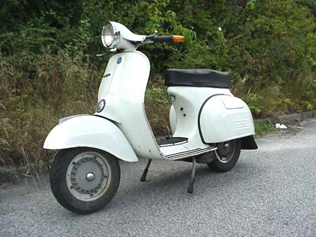  Similar to the 150cc Vespa Sprint VLB2 